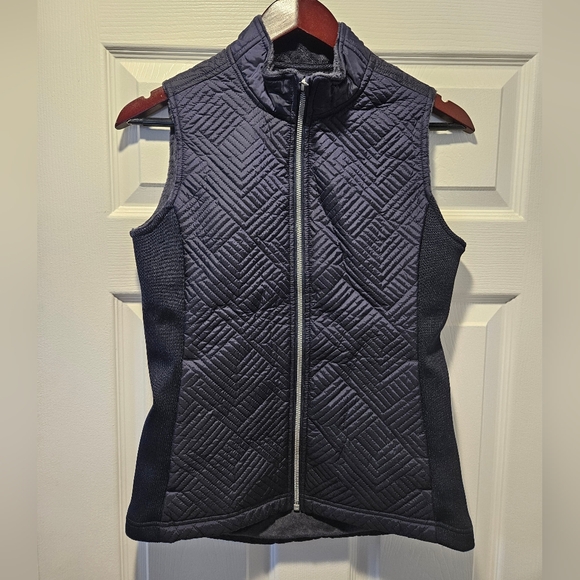 NWT. Women's Levelwear Sense Quilted Vest. Small. Navy - Picture 3 of 4